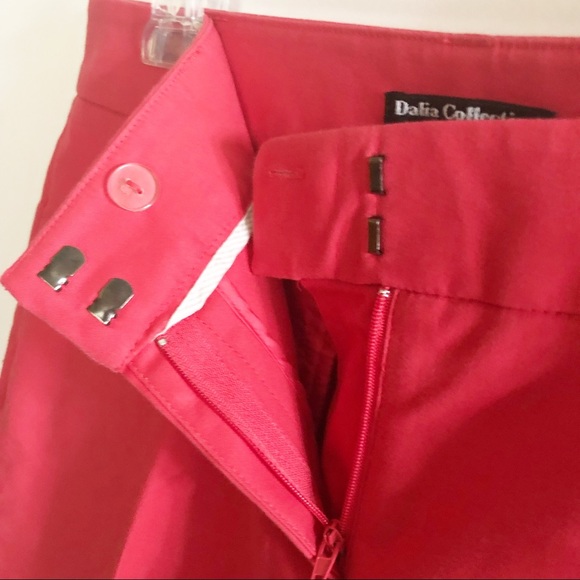 Dalia Collection Red Capris - Picture 5 of 7